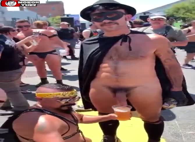 Video :At a homosexual gathering, his large dick creates a commotion